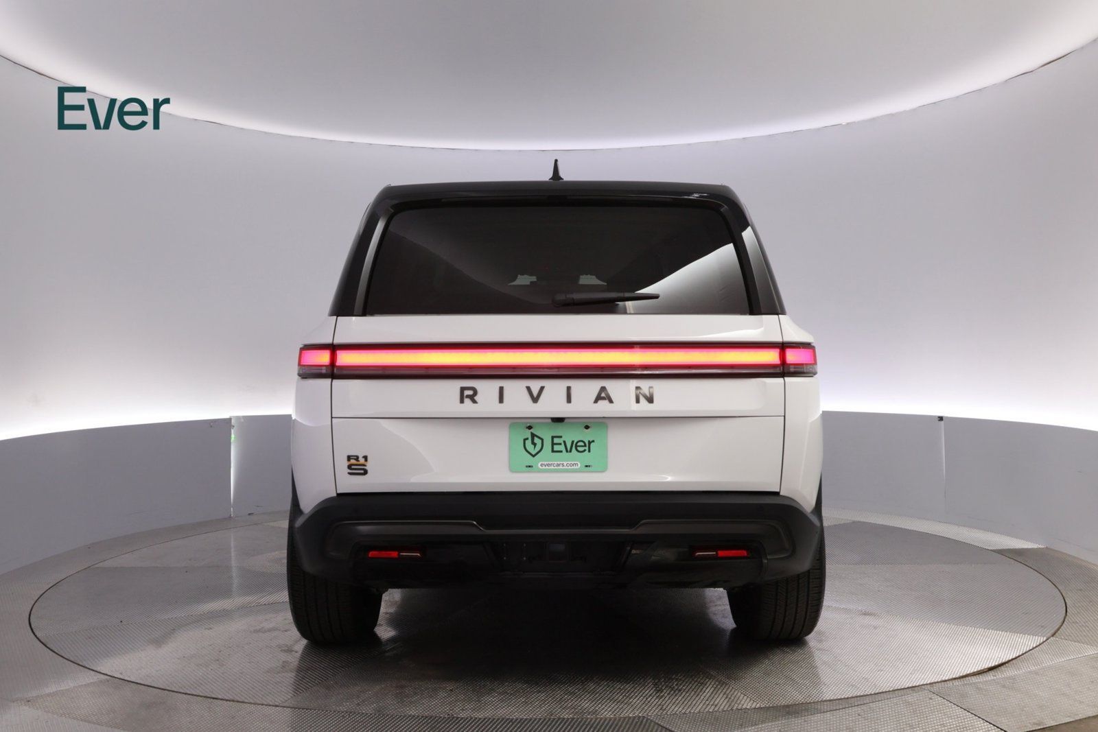 Used 2025 Rivian R1S Premium Dual AWD/4WD image 15