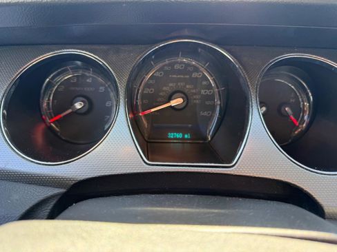 Used 2012 Ford Taurus SEL FWD image 20