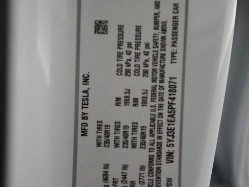 Used 2023 Tesla Model 3 Standard Range image 29