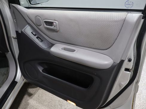 Used 2004 Toyota Highlander V6 image 25