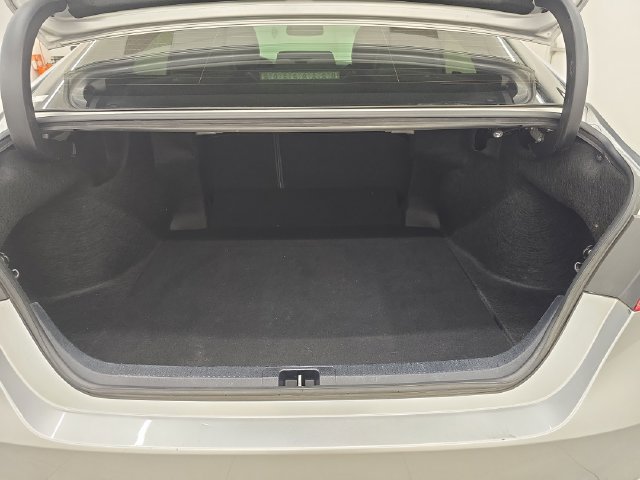 Used 2023 Toyota Camry XSE FWD image 15