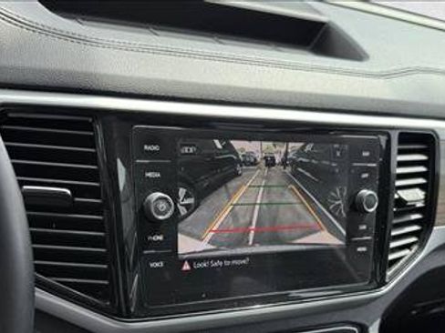 Used 2022 Volkswagen Atlas SEL AWD/4WD image 14
