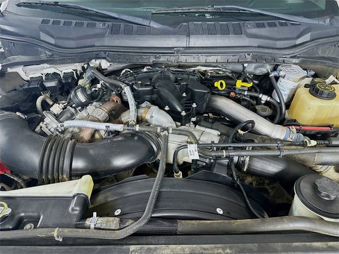 Used 2019 Ford F250 XLT w/ XLT Value Package image 26