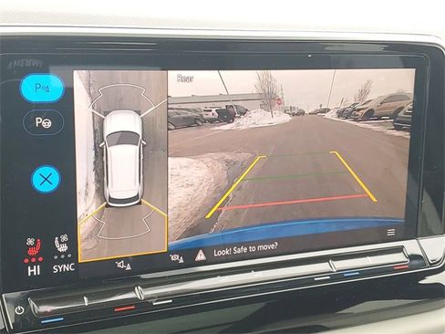 Used 2024 Volkswagen Atlas Cross Sport SEL Premium R-Line image 27