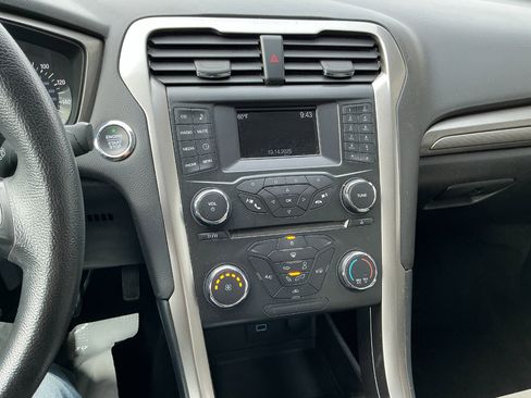 Used 2018 Ford Fusion S image 12