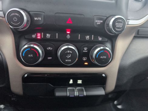 Used 2020 RAM 1500 Laramie w/ Off Road Group image 21