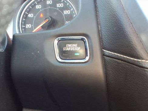 Used 2023 GMC Acadia SLE w/ Driver Convenience Package image 16