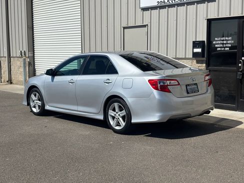 Used 2012 Toyota Camry FWD image 5