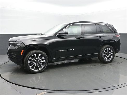 New 2025 Jeep Grand Cherokee Overland w/ Adv Protech Group III image 2