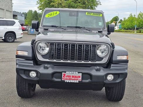 Used 2024 Jeep Wrangler Unlimited Sport AWD/4WD image 2