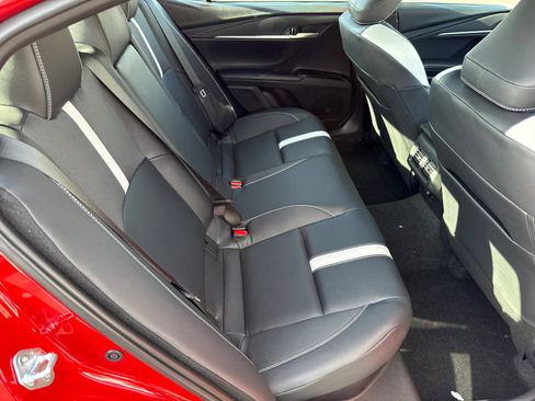 New 2026 Toyota Camry Hybrid FWD image 16