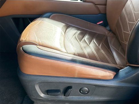 Used 2023 Nissan Pathfinder Platinum image 21