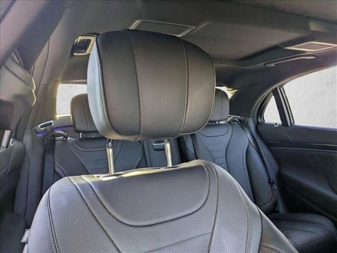 Used 2019 Mercedes-Benz S 560 Sedan image 14