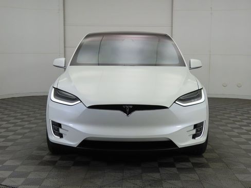 Used 2020 Tesla Model X Long Range image 2