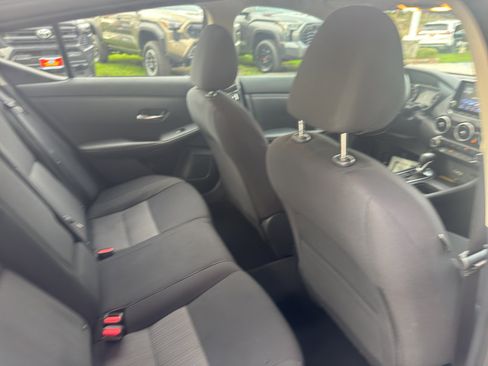 Used 2022 Nissan Sentra SV image 11