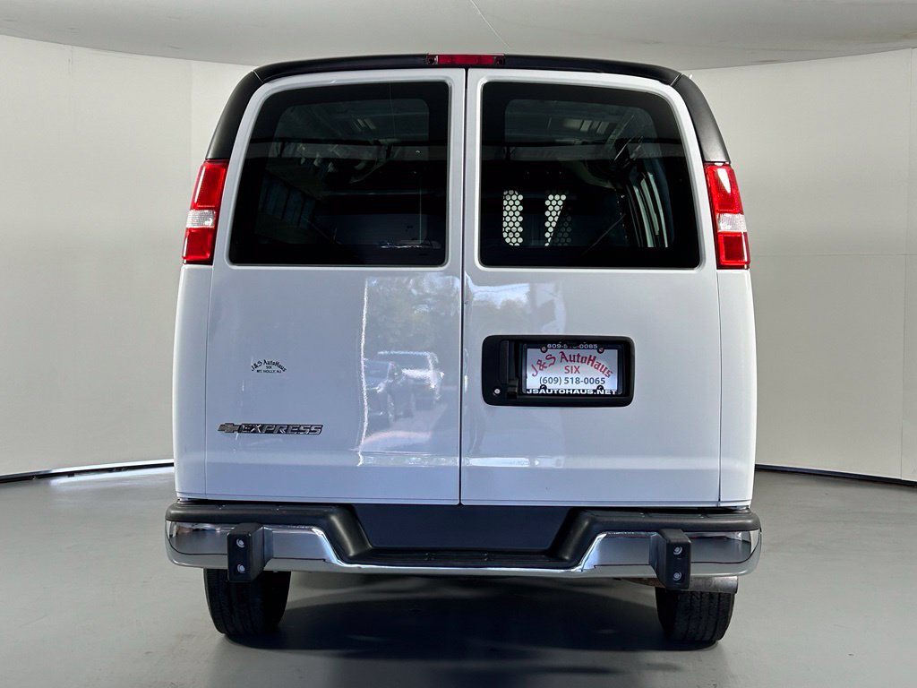 Used 2025 Chevrolet Express 2500 w/ Driver Convenience Package RWD image 6