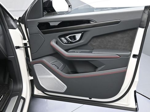 Used 2024 Lamborghini Urus S image 32