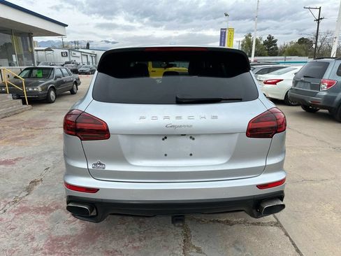 Used 2017 Porsche Cayenne AWD/4WD image 6