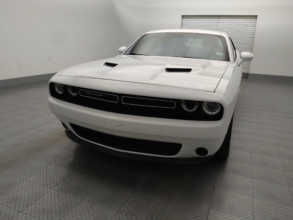 Used 2016 Dodge Challenger SXT RWD image 15