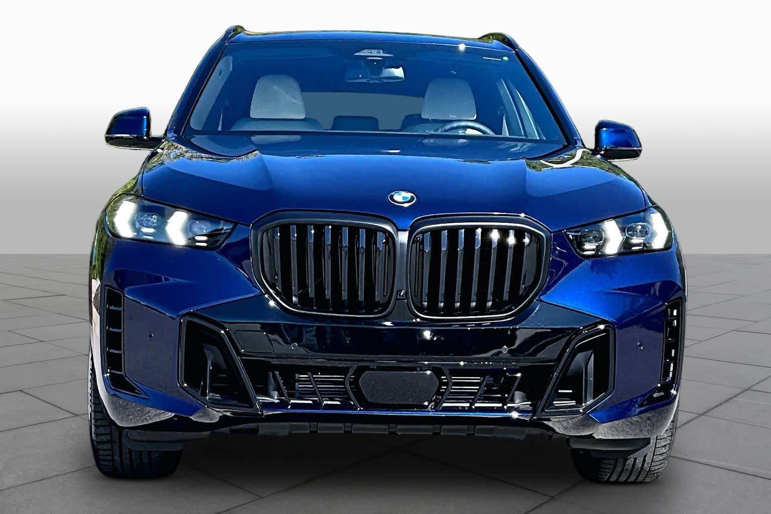 Used 2026 BMW X5 xDrive40i w/ M Sport Package AWD/4WD image 3