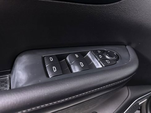 Used 2025 Buick Enclave Preferred image 24