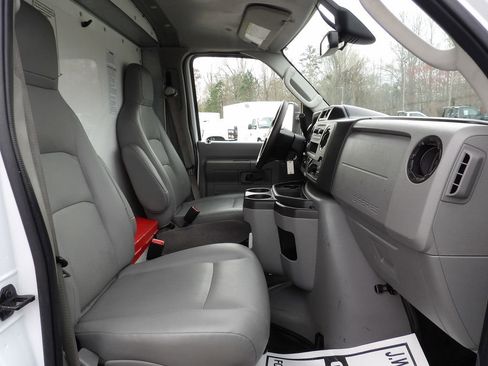 Used 2021 Ford E-350 and Econoline 350 Super Duty image 30