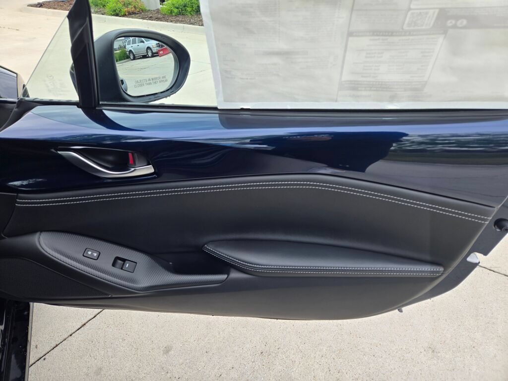 New 2026 MAZDA MX-5 Miata Club w/ Weather Package RWD image 6