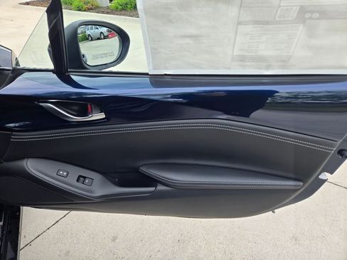 New 2026 MAZDA MX-5 Miata Club w/ Weather Package RWD image 6