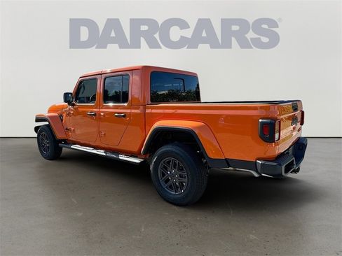 New 2025 Jeep Gladiator Sport image 5