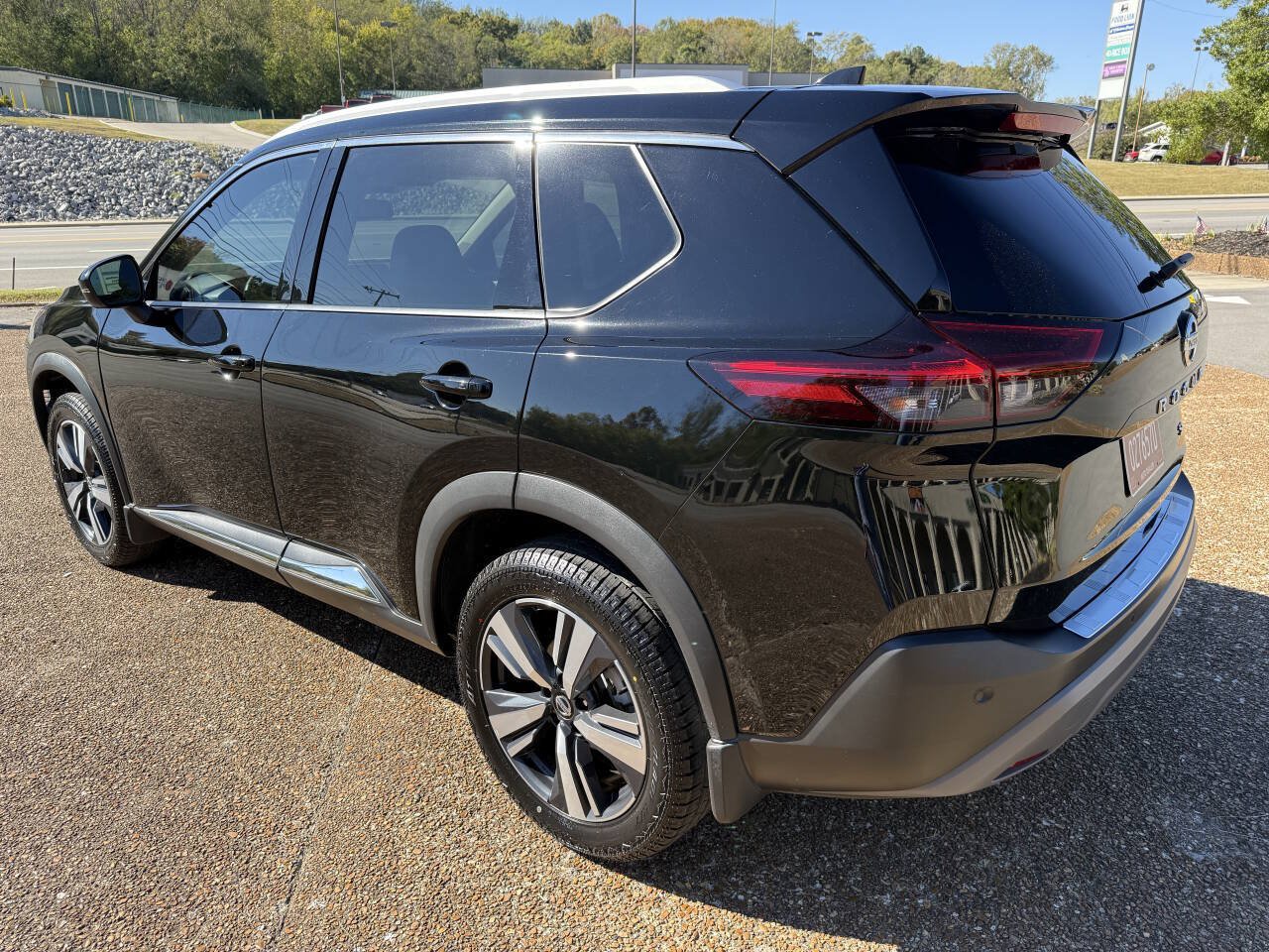 Used 2021 Nissan Rogue SL w/ Premium Package FWD image 16