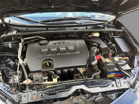 Used 2017 Toyota Corolla LE FWD image 24