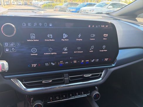 Used 2025 Chevrolet Equinox EV LT w/ Convenience Package II image 12