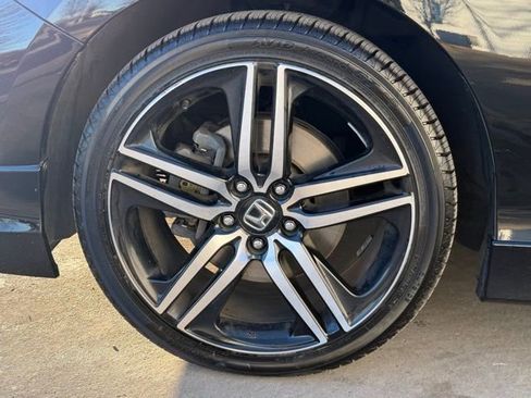 Used 2016 Honda Accord Touring image 9