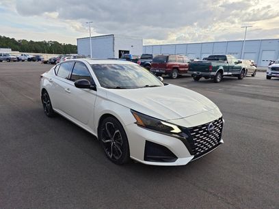 Used 2023 Nissan Altima 2.5 SR w/ SR Premium Package