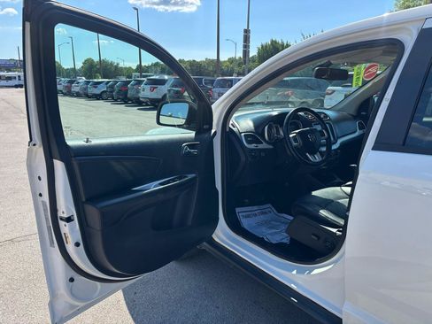 Used 2019 Dodge Journey GT AWD/4WD image 9