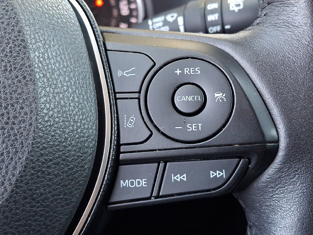 Used 2021 Toyota RAV4 XLE w/ Convenience Package AWD/4WD image 24