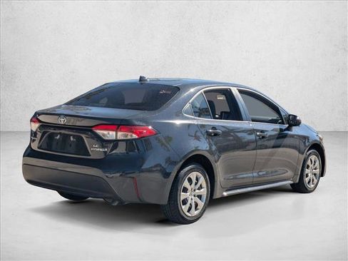 Used 2023 Toyota Corolla LE image 5
