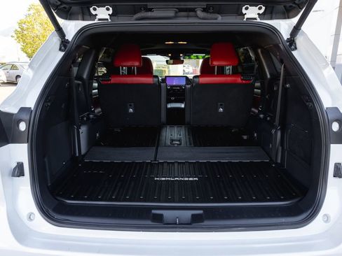 Certified 2024 Toyota Highlander XSE image 8