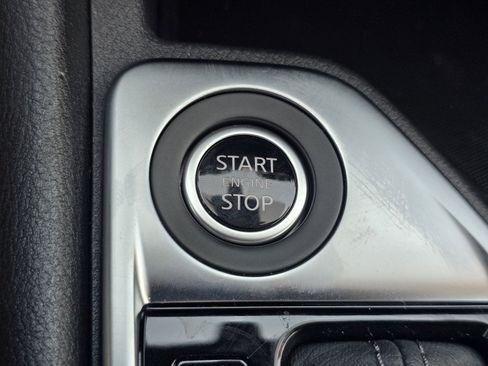 Certified 2025 Nissan Sentra SV FWD image 21