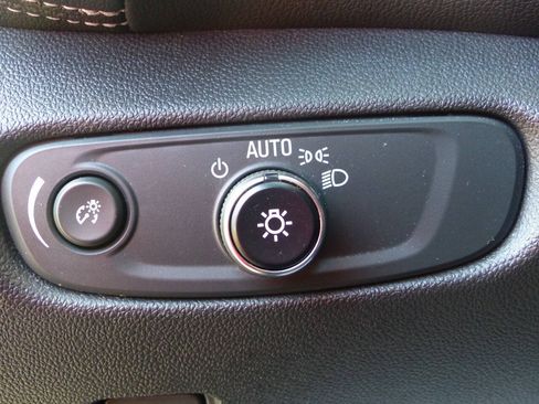 Used 2023 Chevrolet Blazer LT FWD image 24