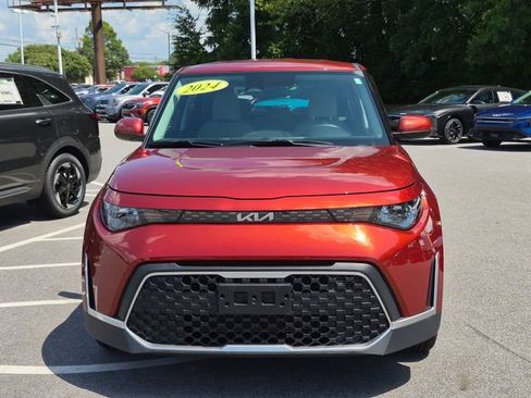 Used 2024 Kia Soul LX w/ Option Group 015 FWD image 8