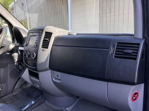 Used 2018 Mercedes-Benz Sprinter 2500 image 15