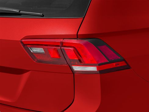 Certified 2024 Volkswagen Tiguan SE R-Line FWD image 51