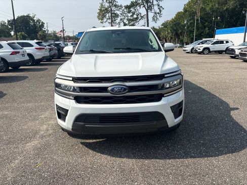 Used 2022 Ford Expedition Max XLT RWD image 2