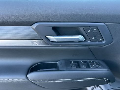 New 2026 GMC Terrain Elevation w/ Elevation Premium Package image 10