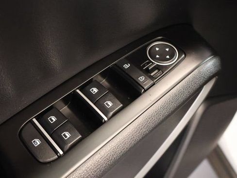 Used 2024 Kia Soul LX w/ Option Group 015 FWD image 9