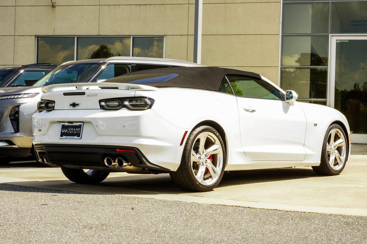 Used 2023 Chevrolet Camaro SS RWD image 13