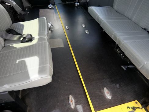 Used 2020 Ford Transit 350 XL image 17