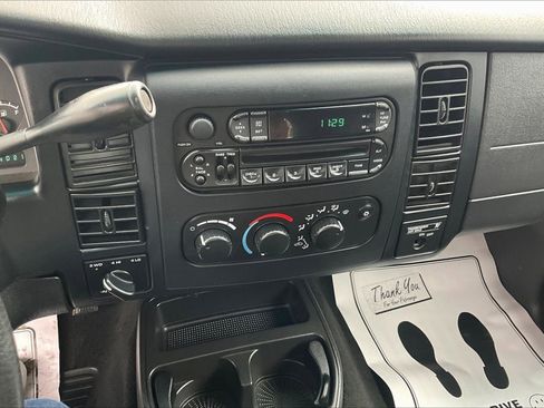 Used 2004 Dodge Dakota 4x4 Club Cab w/ Tire & Handling Group image 10