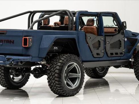 Used 2025 Jeep Gladiator Sport image 30